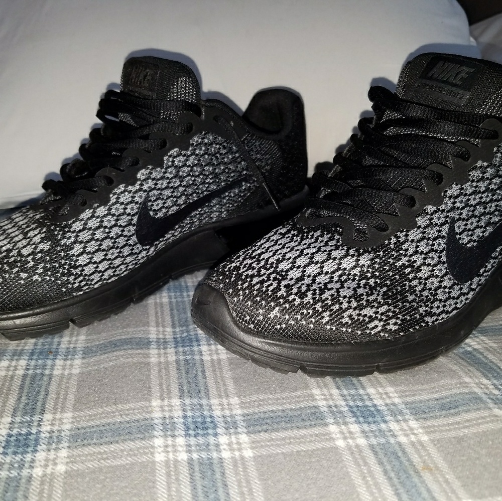 Nike air max sequent 2, size 9